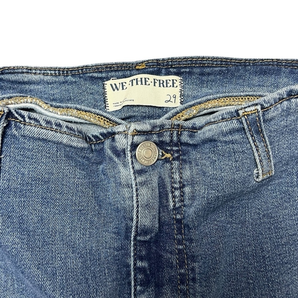 Free People Vintage Style Raw Hem Blue Denim Flare Jeans Women’s Size 29 - Picture 3 of 7